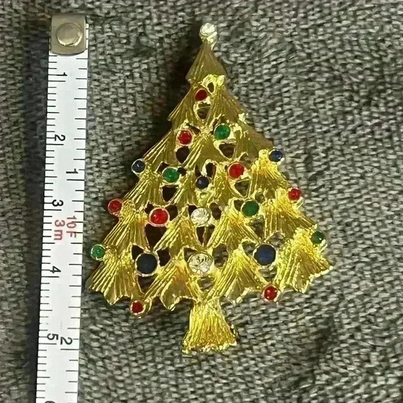 Vintage Unsigned Christmas Tree Brooch 2" Tall Rhinestones Gold - Picture 3 of 3